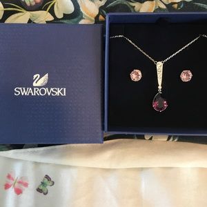 New never worn Swarovski necklace earring set